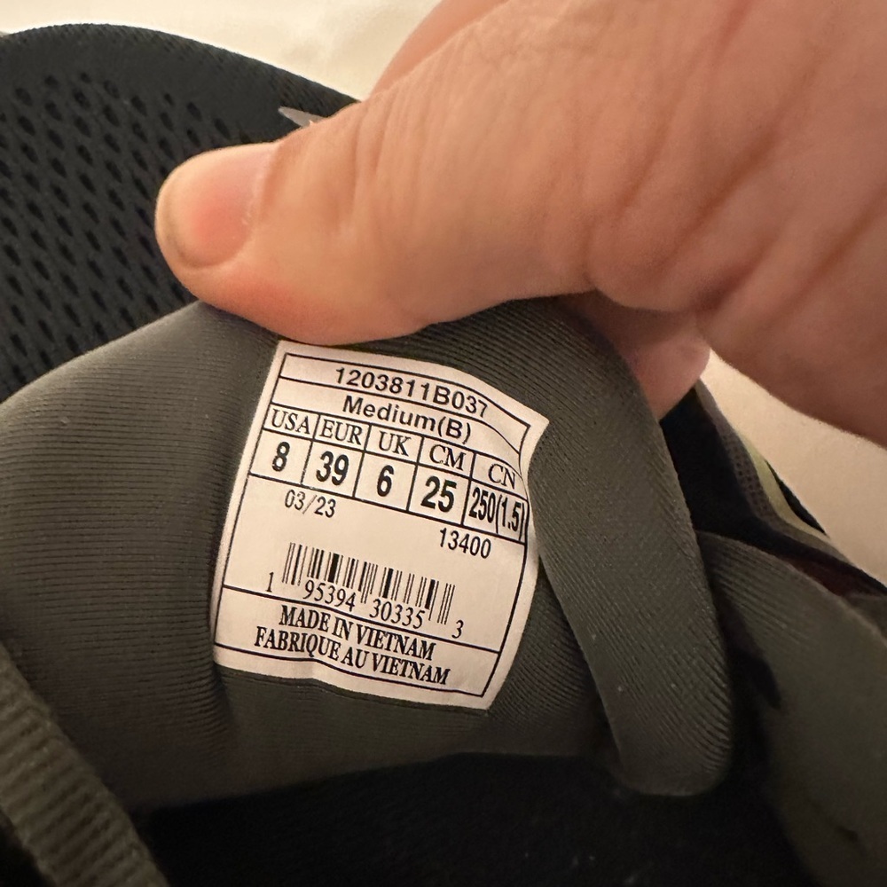Brooks Size 8 Guardrails‎ - Picture 6 of 6